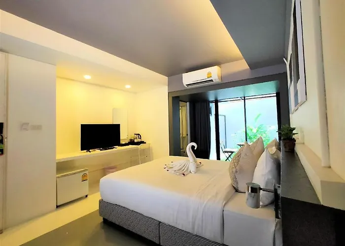 Silom Hotel 3*