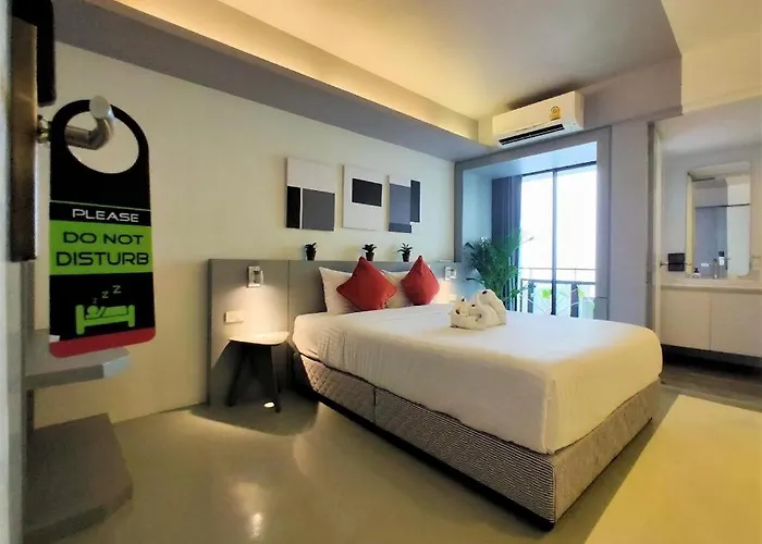 Silom 3*