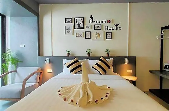 Silom Hotel 3*